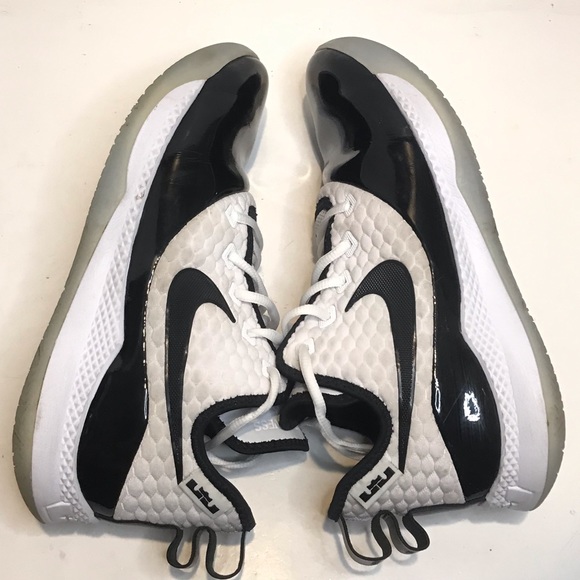 Lebron Witness III Nike B&W black/white Men's Sz 11 - Picture 2 of 16